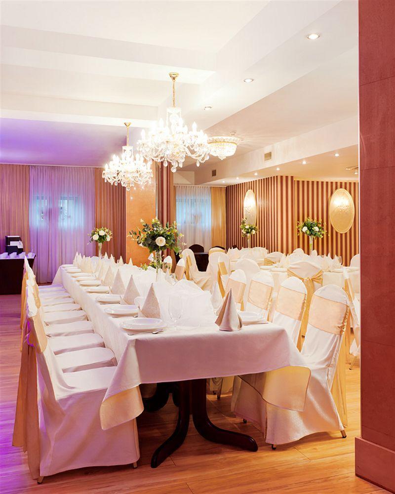 Jasek Premium Hotel Wroclaw Ngoại thất bức ảnh