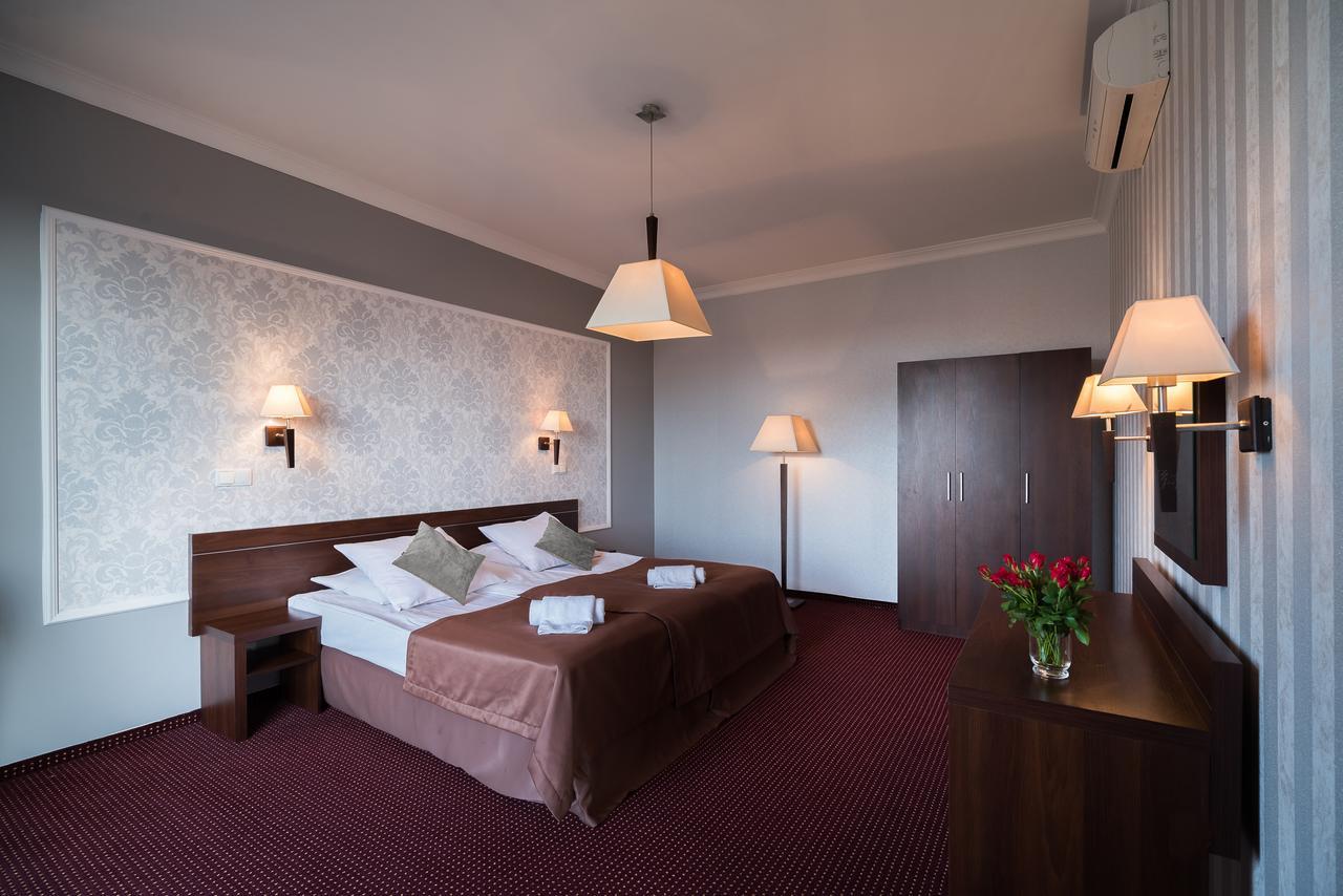 Jasek Premium Hotel Wroclaw Ngoại thất bức ảnh