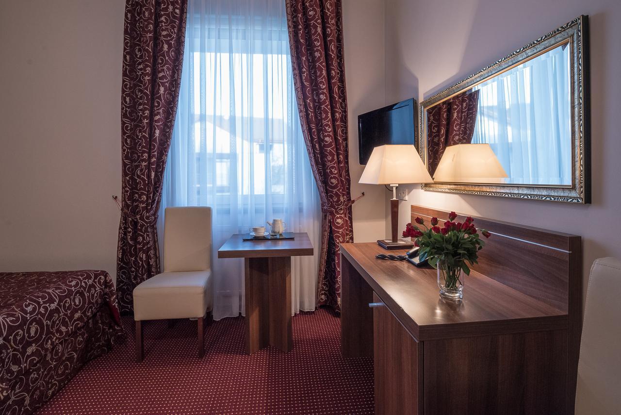 Jasek Premium Hotel Wroclaw Ngoại thất bức ảnh