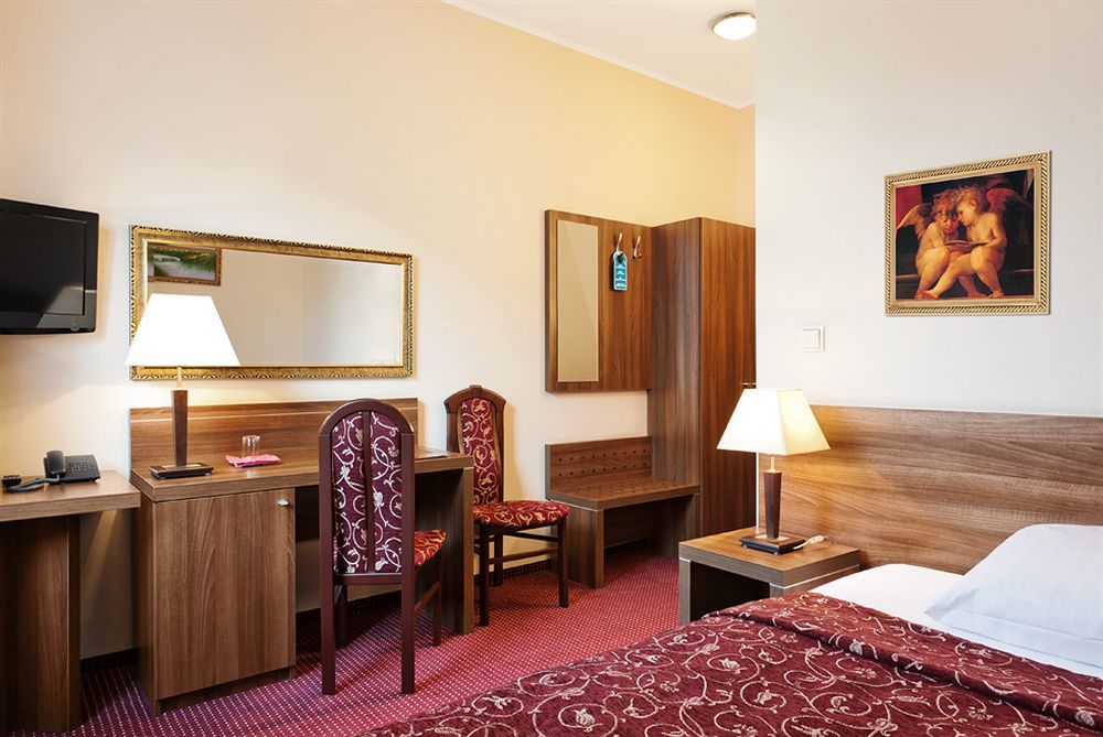 Jasek Premium Hotel Wroclaw Ngoại thất bức ảnh